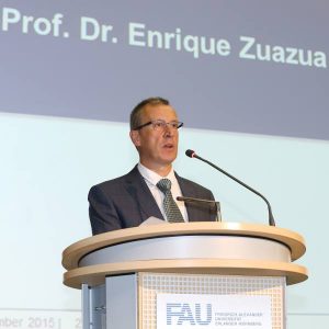 Enrique Zuazua durante su discurso de aceptación. Photo credit: ©FAU/Kurt Fuchs.